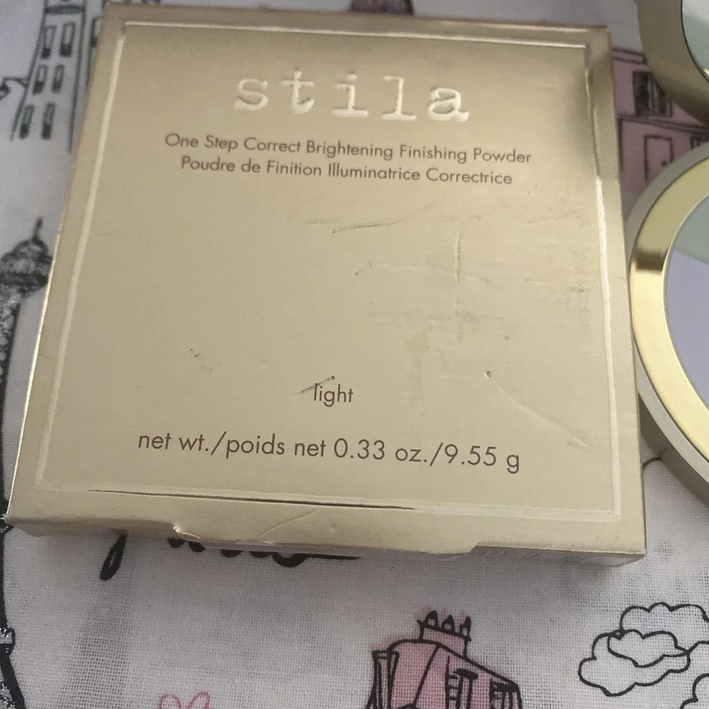 Stila - One Step Correct Brightening Finishing Powder - LIGHT - New In Box